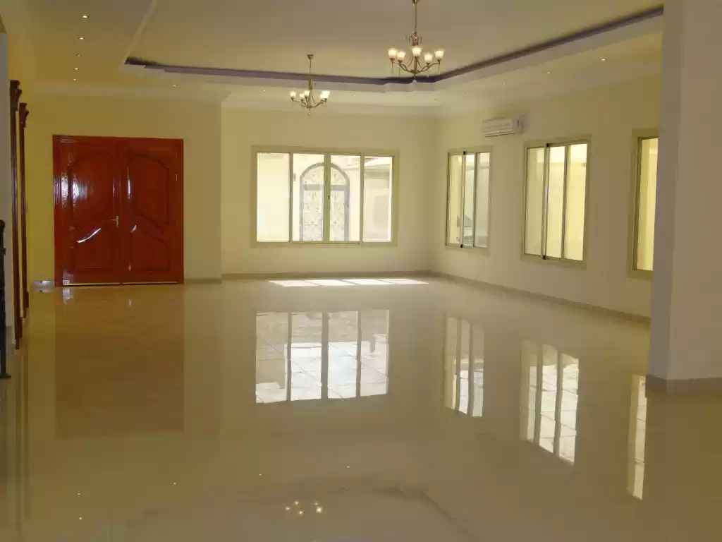 Résidentiel Propriété prête 4 chambres U / f Villa autonome  a louer au Al-Sadd , Doha #17036 - 1  image 