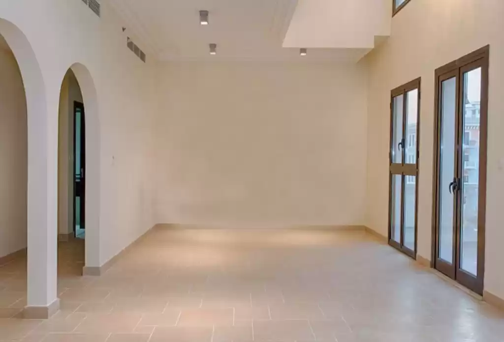 Жилой Готовая недвижимость 3 спальни Ж/Ж Дуплекс  продается в Аль-Садд , Доха #17102 - 1  image 