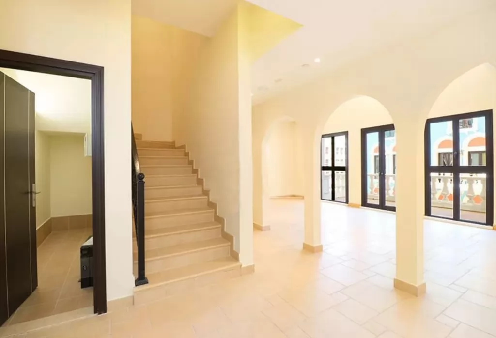 Residential Ready 4 Bedrooms F/F Duplex  for sale in The-Pearl-Qatar , Doha-Qatar #17116 - 1  image 