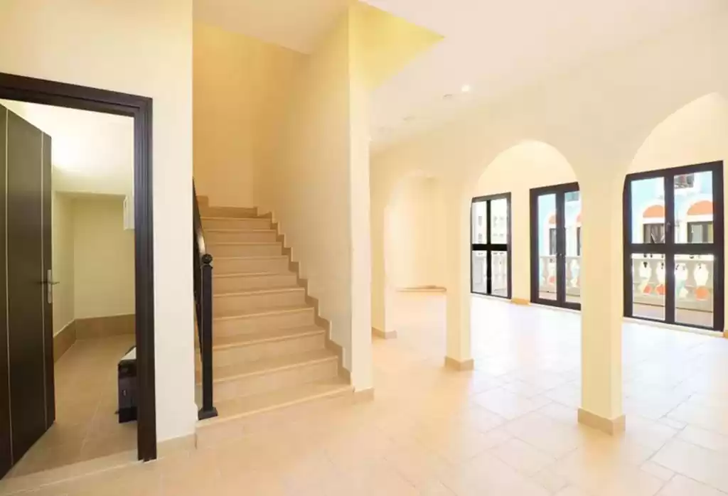 Résidentiel Propriété prête 4 chambres F / F Duplex  à vendre au Al-Sadd , Doha #17116 - 1  image 