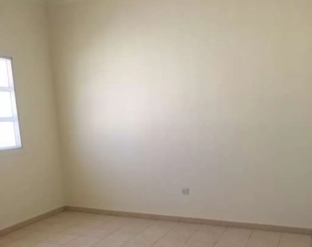 Residential Ready Property 4 Bedrooms U/F Apartment  for rent in Doha-Qatar #17125 - 2  image 