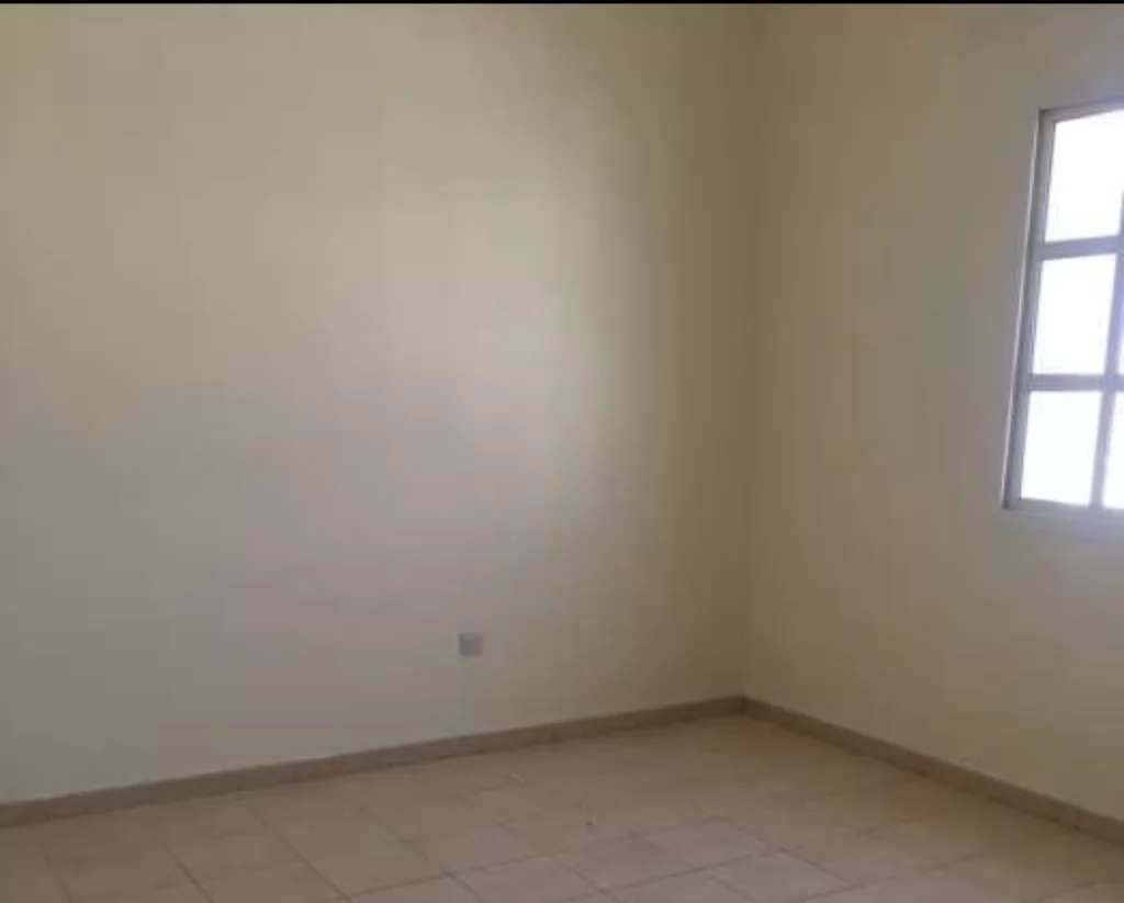 Residential Ready Property 4 Bedrooms U/F Apartment  for rent in Doha-Qatar #17125 - 1  image 