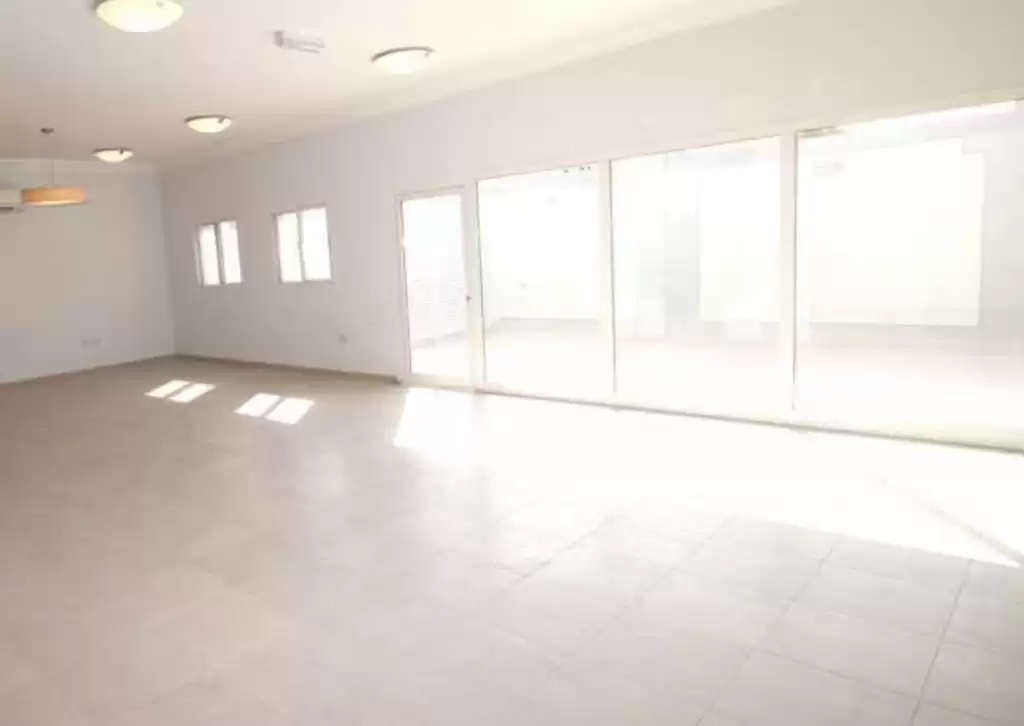 Residential Ready Property 4 Bedrooms S/F Villa in Compound  for rent in Doha #17133 - 1  image 
