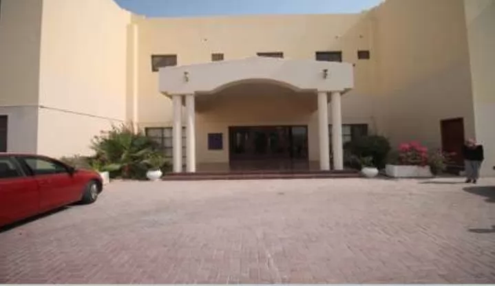 Residential Ready Property 3 Bedrooms S/F Apartment  for rent in Doha-Qatar #17134 - 1  image 