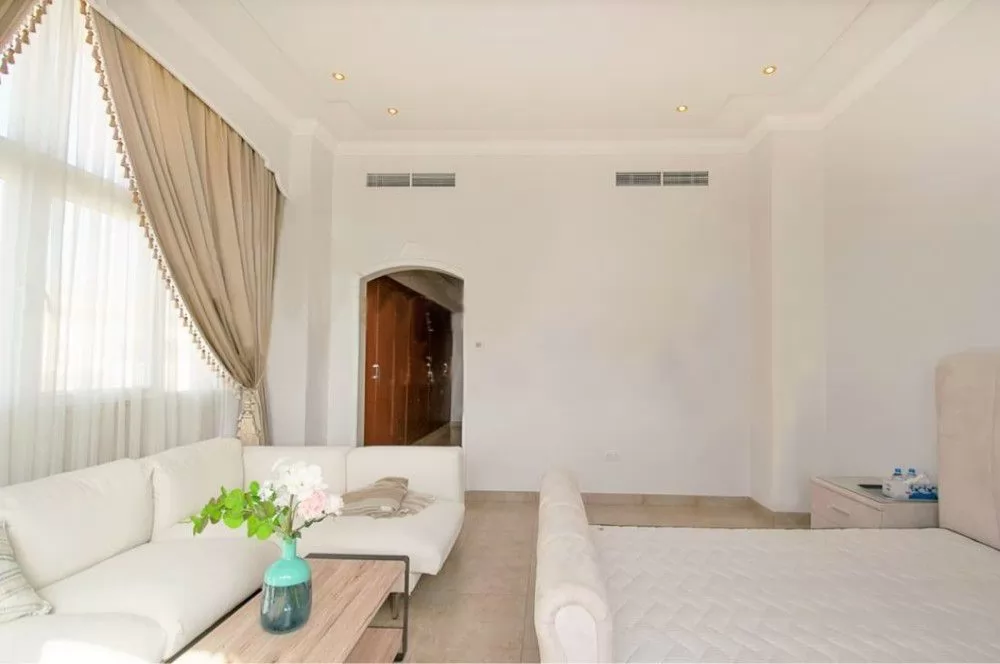 Residential Ready Property 4+maid Bedrooms F/F Penthouse  for sale in The-Pearl-Qatar , Doha-Qatar #17153 - 1  image 