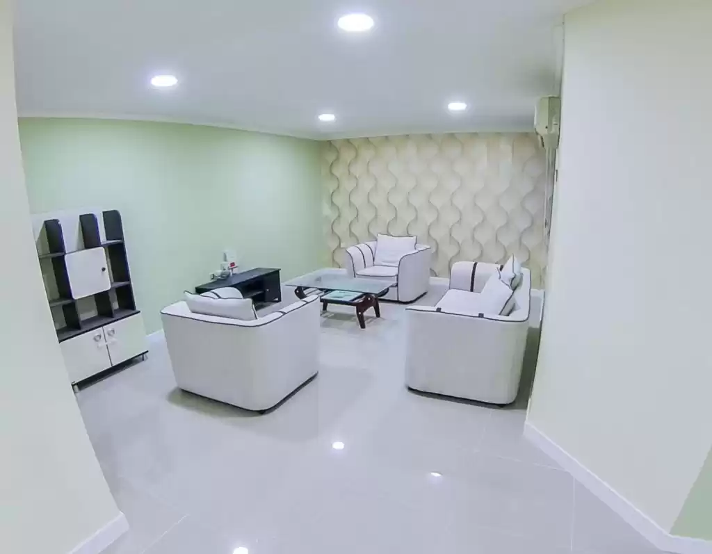 Wohn Klaar eigendom 2 Schlafzimmer F/F Wohnung  zu vermieten in Al Sadd , Doha #17173 - 1  image 