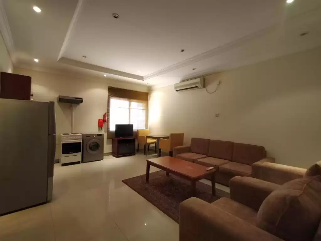 yerleşim Hazır Mülk 1 yatak odası F/F Apartman  kiralık içinde Al Sadd , Doha #17174 - 1  image 