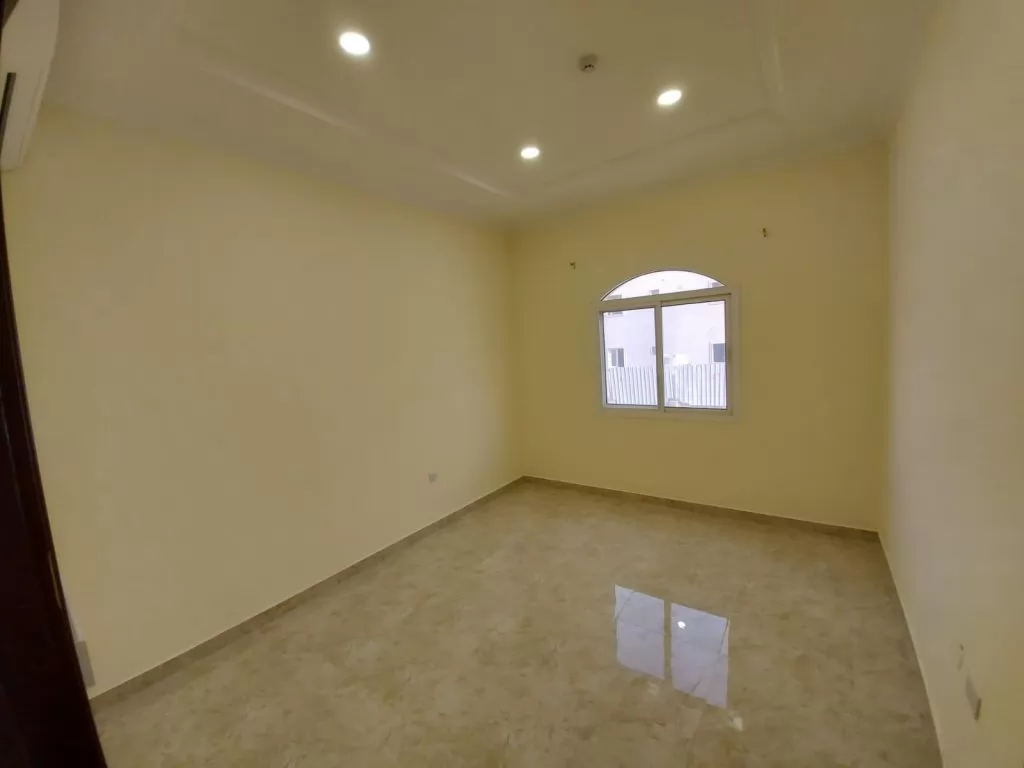 Жилой Готовая недвижимость 2 спальни Н/Ф Квартира  в аренду в Аль-Садд , Доха #17177 - 1  image 