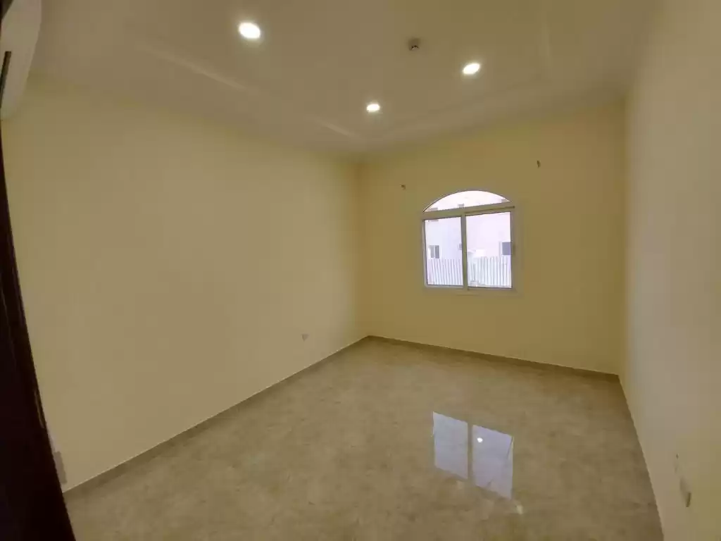 Residential Ready Property 2 Bedrooms U/F Apartment  for rent in Al Sadd , Doha #17177 - 1  image 