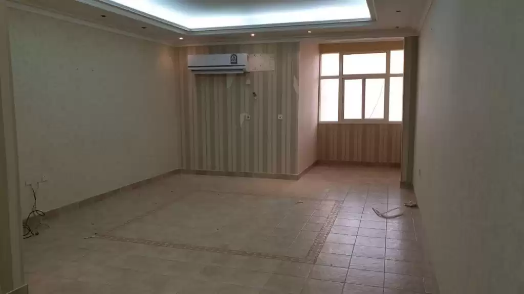 住宅 就绪物业 3 间卧室 U/F 公寓  出租 在 萨德 , 多哈 #17222 - 1  image 