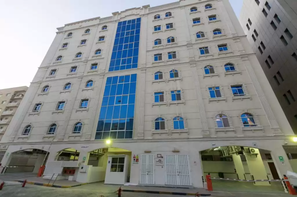Wohn Klaar eigendom 2 Schlafzimmer F/F Wohnung  zu vermieten in Al Sadd , Doha #17233 - 1  image 