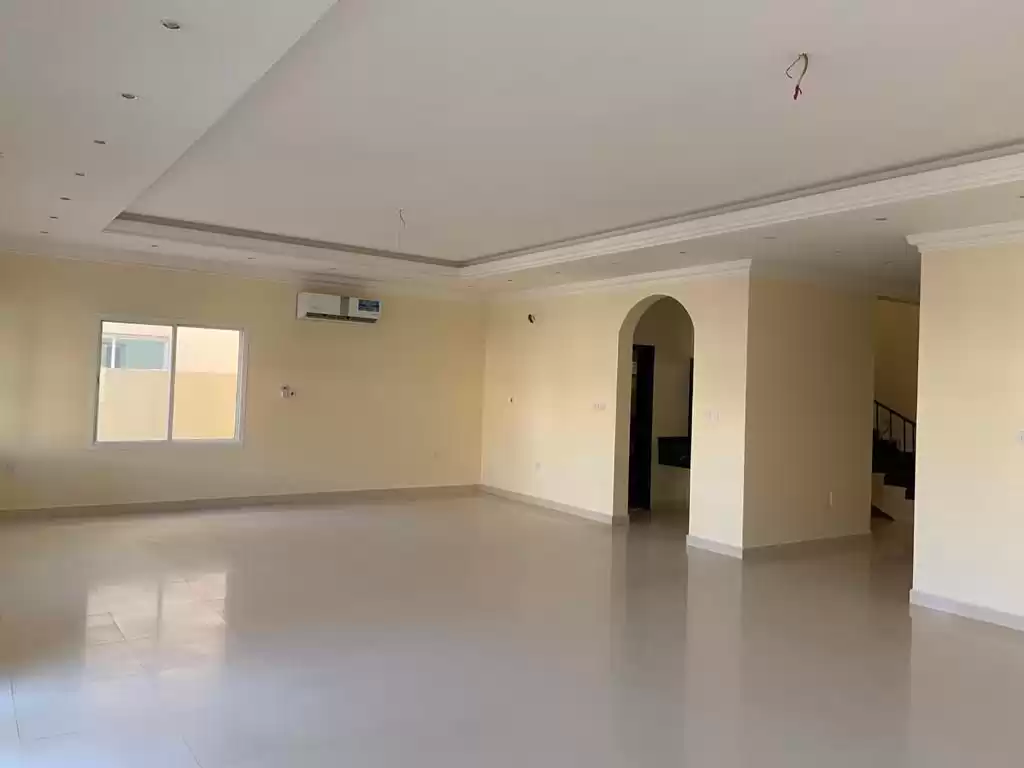 Residential Ready Property 7+ Bedrooms U/F Villa in Compound  for rent in Al Sadd , Doha #17235 - 1  image 