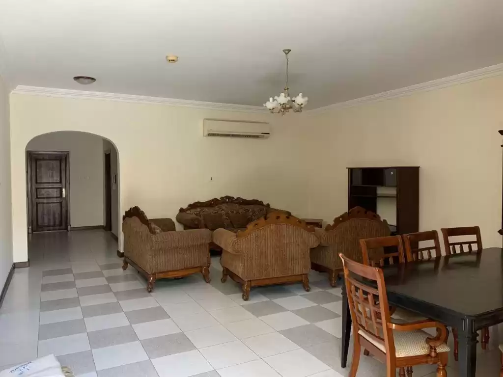 Résidentiel Propriété prête 5 chambres S / F Villa à Compound  a louer au Al-Sadd , Doha #17236 - 1  image 