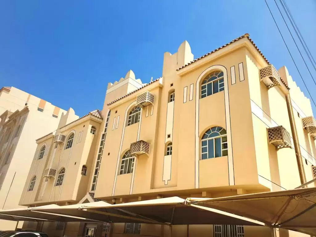 Wohn Klaar eigendom 2 Schlafzimmer F/F Wohnung  zu vermieten in Al Sadd , Doha #17239 - 1  image 