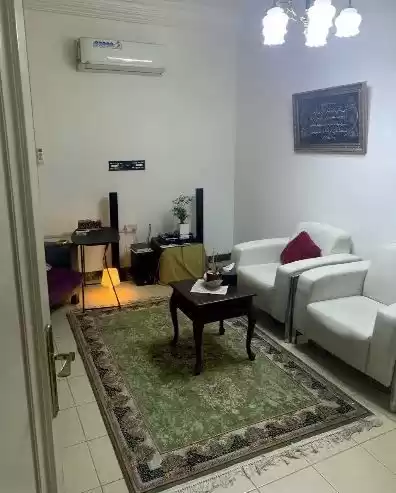 Жилой Готовая недвижимость 2 спальни Н/Ф Квартира  в аренду в Доха #17255 - 1  image 