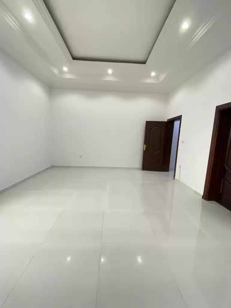 Residential Ready Property Studio U/F Apartment  for rent in Al Sadd , Doha #17261 - 1  image 