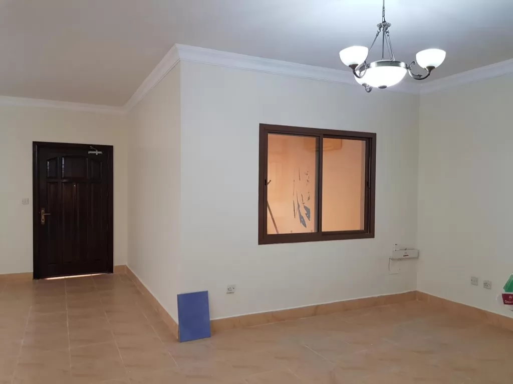 Жилой Готовая недвижимость 4 спальни С/Ж Вилла в комплексе  в аренду в Доха #17274 - 1  image 