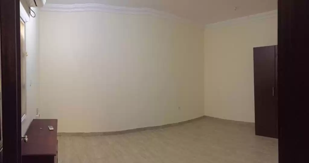 Residential Ready Property Studio S/F Apartment  for rent in Al Sadd , Doha #17297 - 1  image 