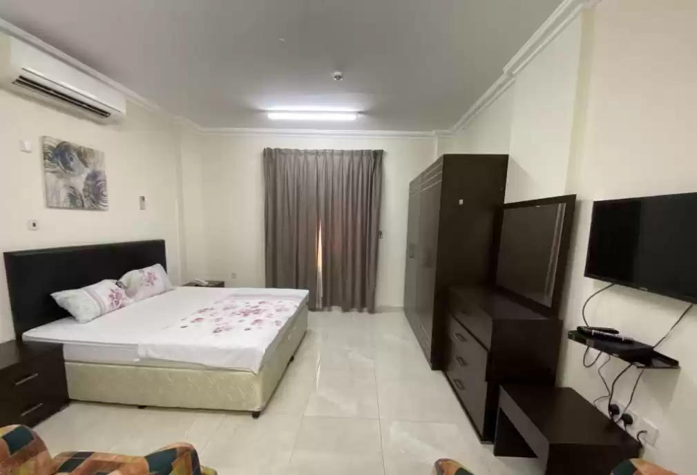 Residential Ready Property Studio F/F Apartment  for rent in Al Sadd , Doha #17304 - 1  image 