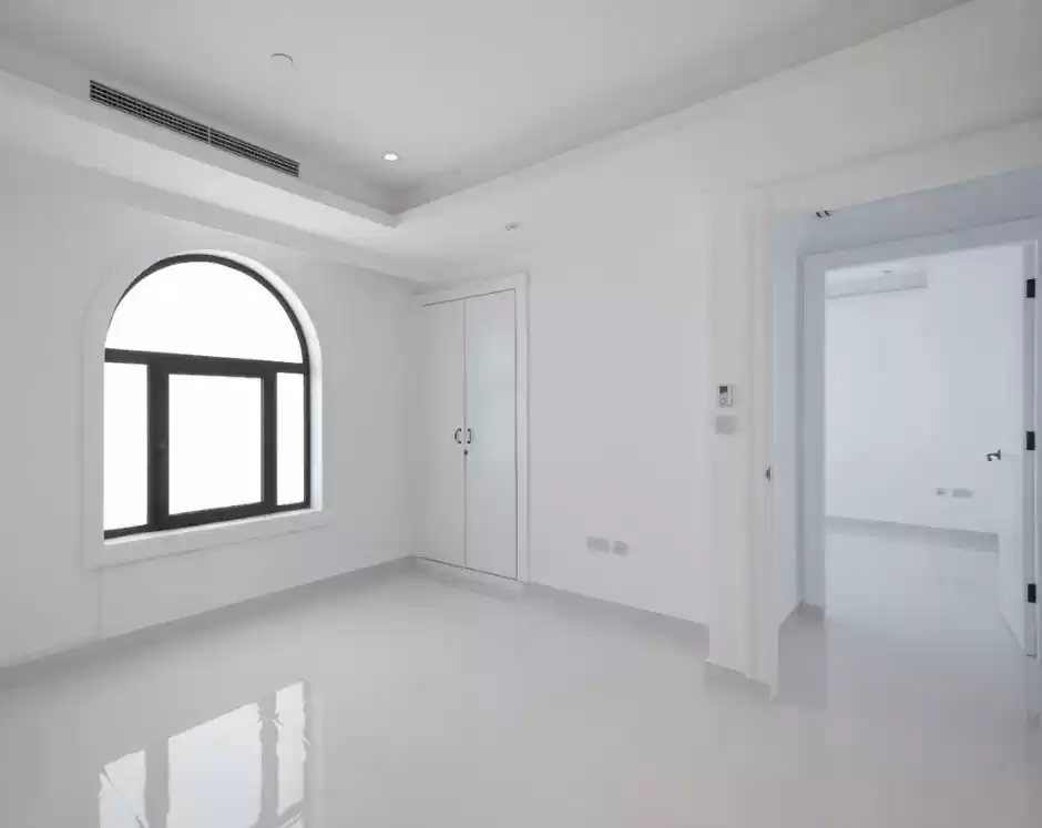 Residencial Listo Propiedad 4 + habitaciones de servicio F / F Casa de pueblo  venta en al-sad , Doha #17360 - 1  image 