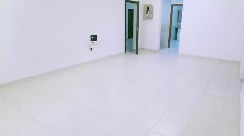 Residencial Listo Propiedad 3 dormitorios U / F Apartamento  alquiler en al-sad , Doha #17367 - 1  image 