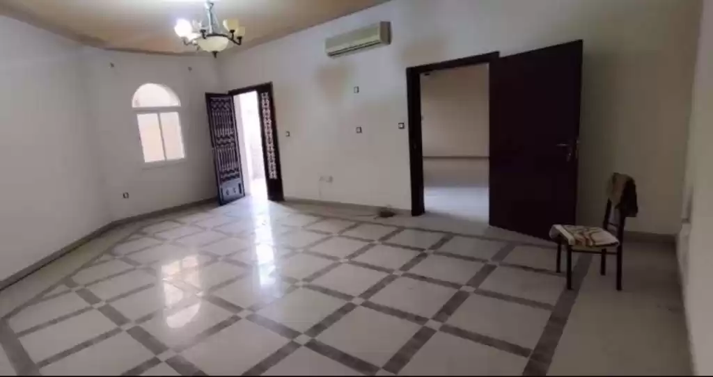 Residential Ready Property 7 Bedrooms U/F Standalone Villa  for rent in Doha #17379 - 1  image 