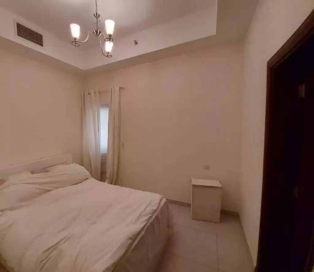Жилой Готовая недвижимость 2 спальни Н/Ф Квартира  в аренду в Аль-Садд , Доха #17386 - 1  image 