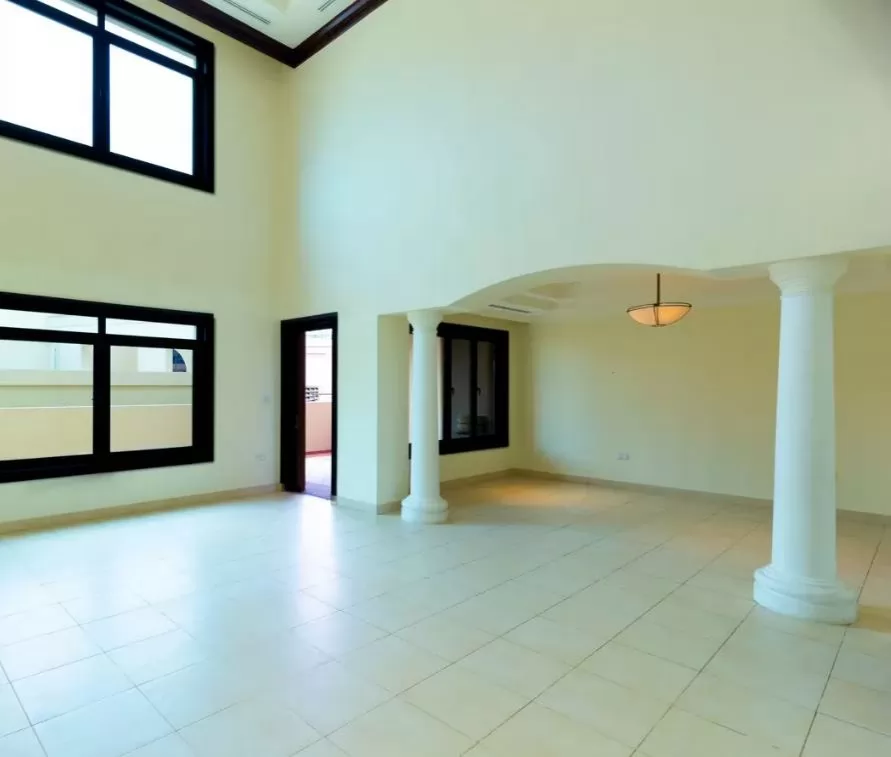Residential Ready Property 4 Bedrooms U/F Townhouse  for rent in Al Sadd , Doha #17407 - 1  image 