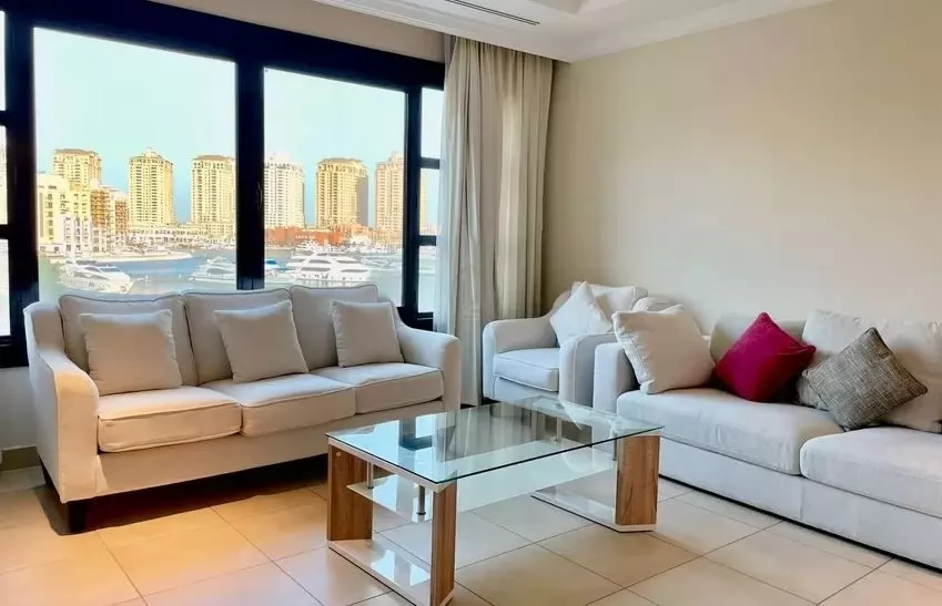 Residential Ready Property 2 Bedrooms S/F Townhouse  for rent in The-Pearl-Qatar , Doha-Qatar #17412 - 1  image 