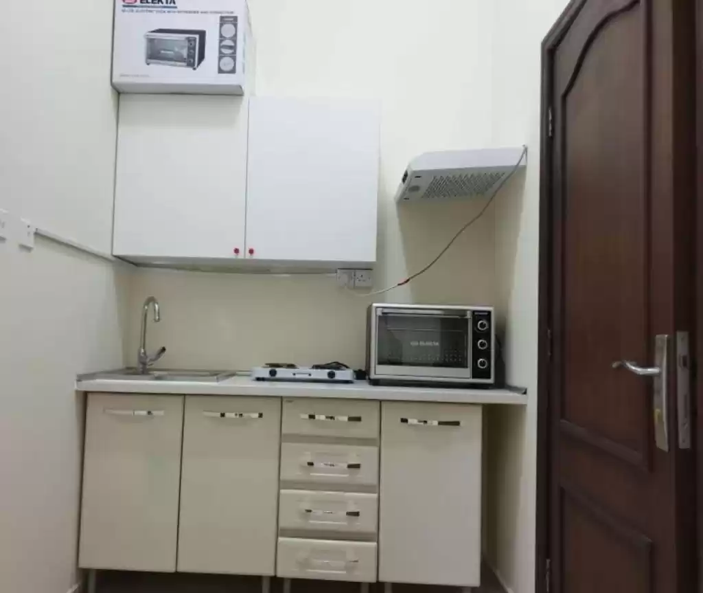 Residential Ready Property 1 Bedroom F/F Apartment  for rent in Doha #17416 - 1  image 