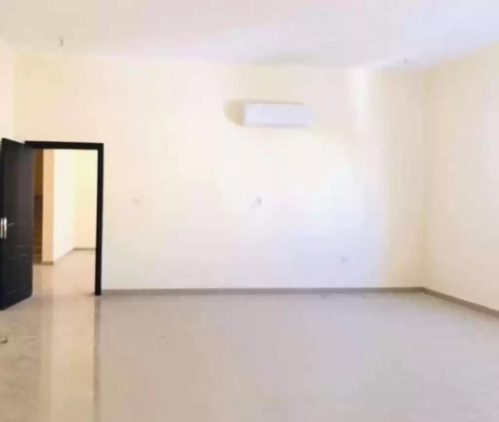住宅 就绪物业 1 间卧室 U/F 公寓  出租 在 萨德 , 多哈 #17418 - 1  image 
