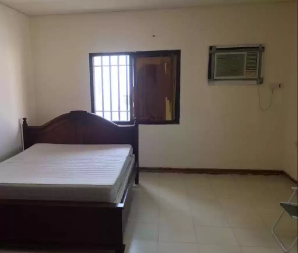 Residential Ready Property 1 Bedroom U/F Apartment  for rent in Al Sadd , Doha #17449 - 1  image 