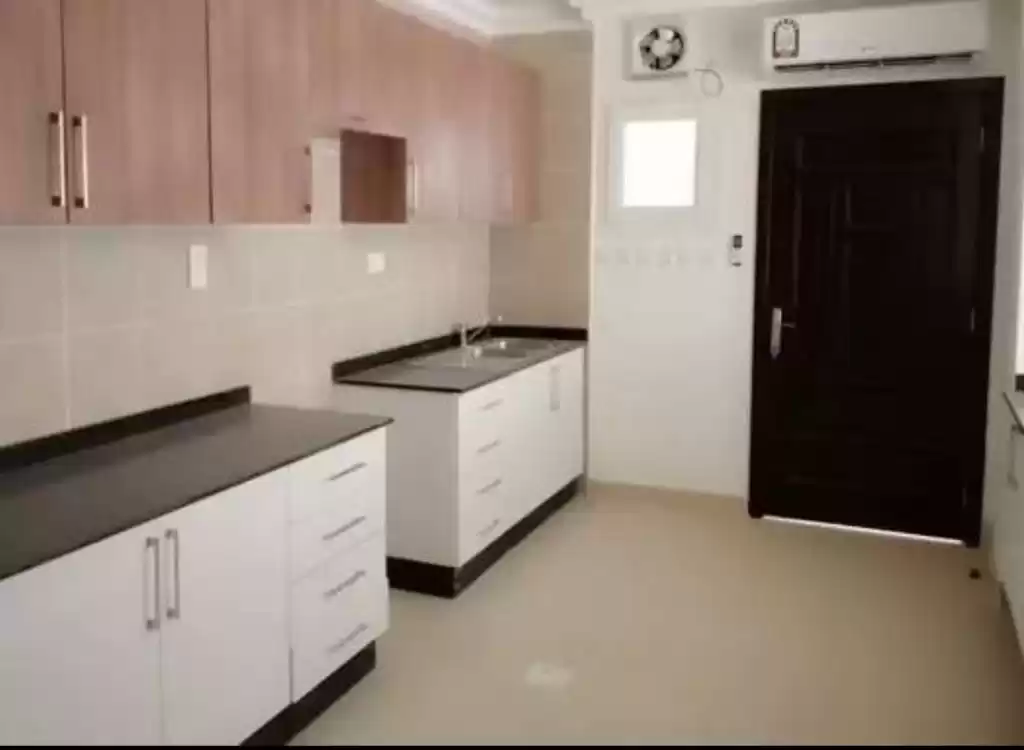 Residential Ready Property 7 Bedrooms U/F Apartment  for rent in Doha #17466 - 1  image 