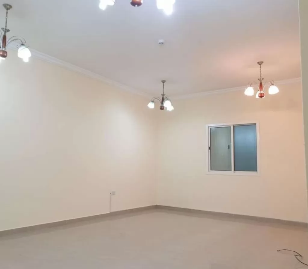 Residential Ready Property 2 Bedrooms U/F Apartment  for rent in Fereej-Bin-Mahmoud , Doha-Qatar #17475 - 1  image 