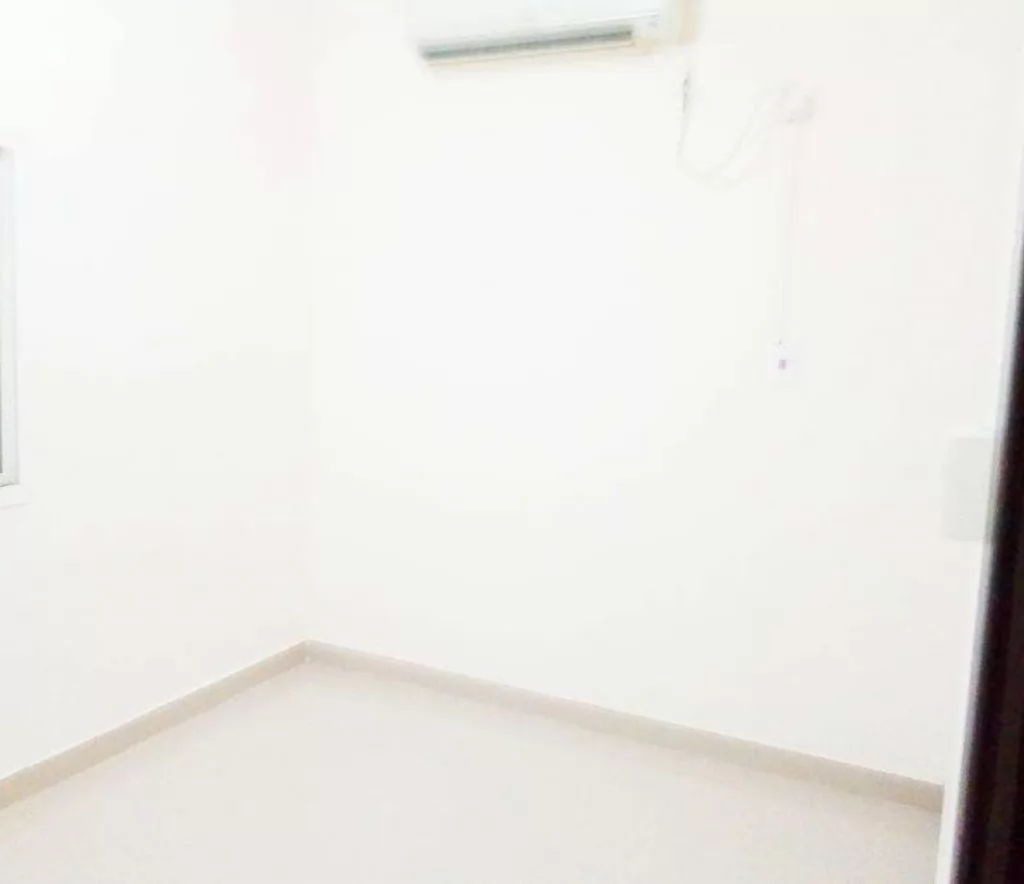 Residential Ready Property 1 Bedroom U/F Apartment  for rent in Al-Rayyan #17501 - 1  image 