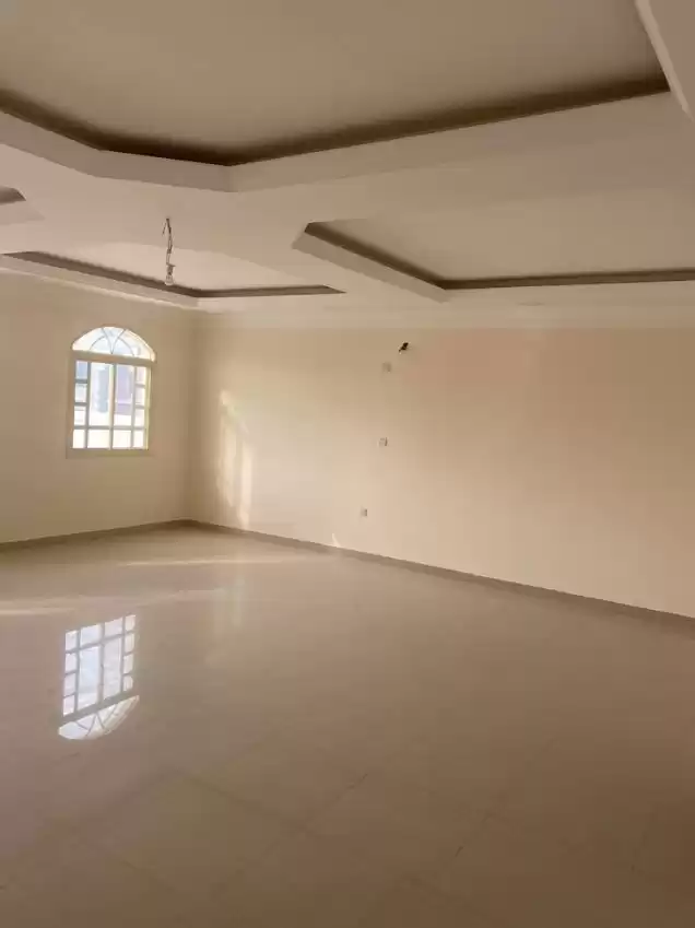 Wohn Klaar eigendom 7+ Schlafzimmer F/F Gebouw  zu verkaufen in Al Sadd , Doha #17528 - 1  image 