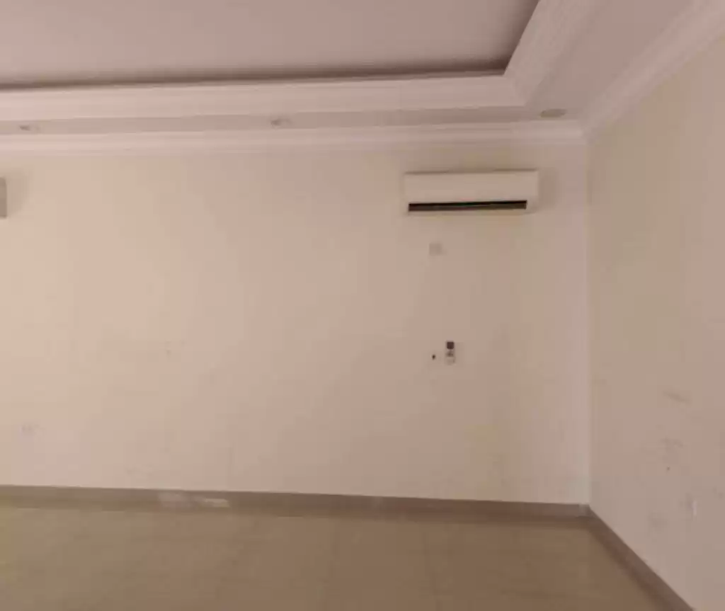 Residencial Listo Propiedad 6 habitaciones U / F Apartamento  alquiler en al-sad , Doha #17578 - 1  image 