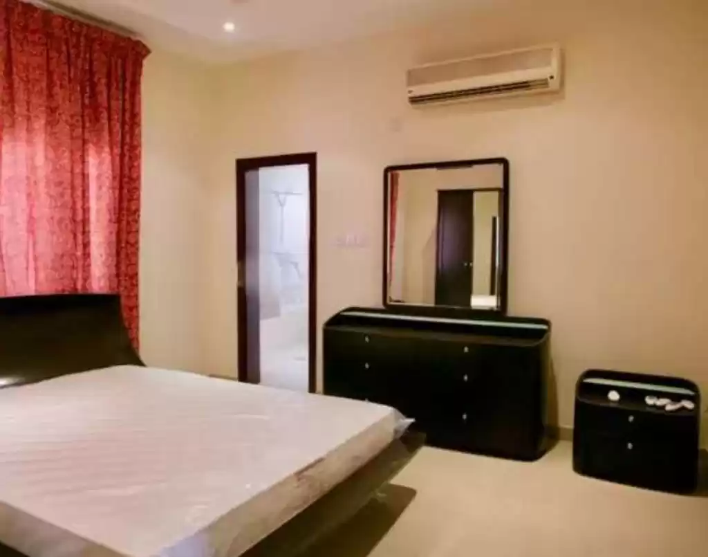 Wohn Klaar eigendom 3 Schlafzimmer U/F Wohnung  zu vermieten in Al Sadd , Doha #17584 - 1  image 