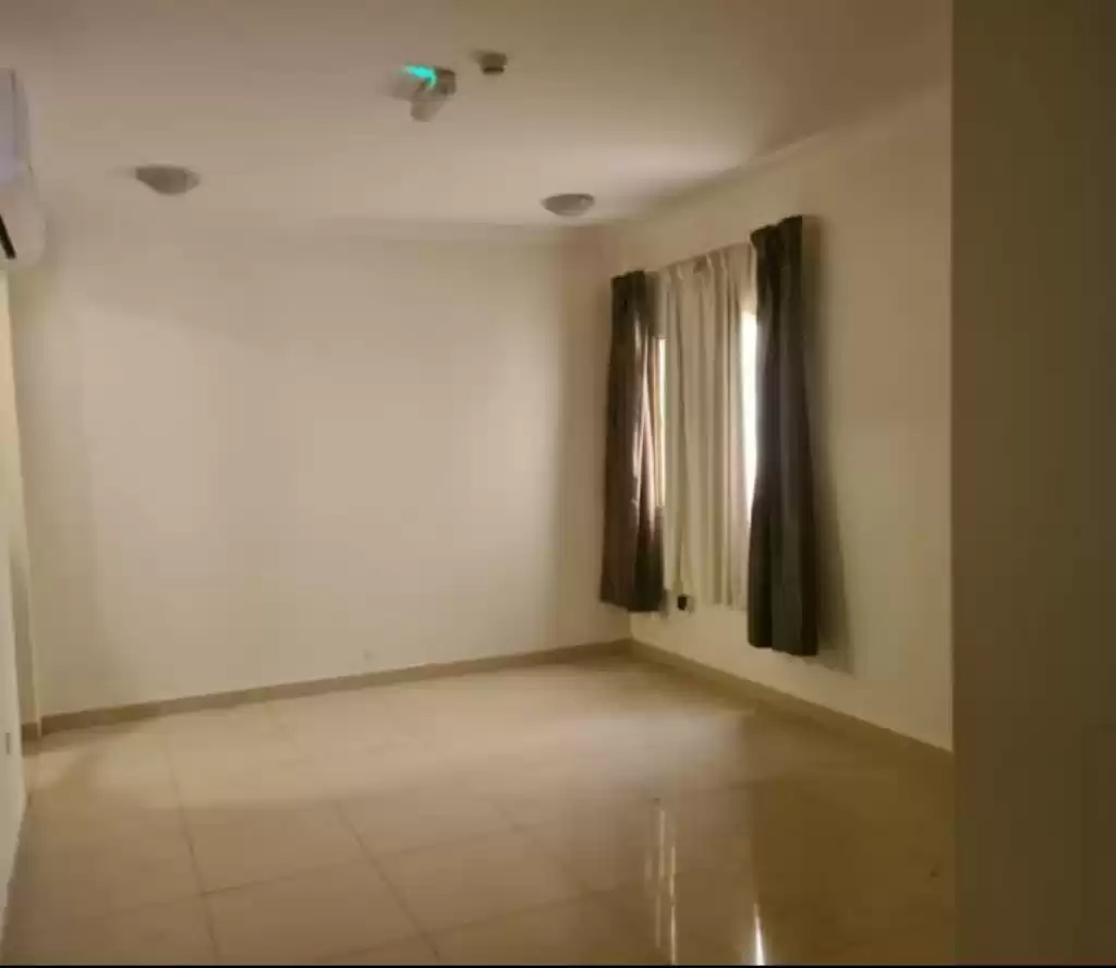 Residential Ready Property 2 Bedrooms U/F Apartment  for rent in Al Sadd , Doha #17592 - 1  image 
