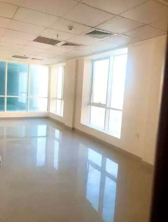 Коммерческий Готовая недвижимость Н/Ф Бизнес центр  в аренду в Аль-Садд , Доха #17684 - 1  image 
