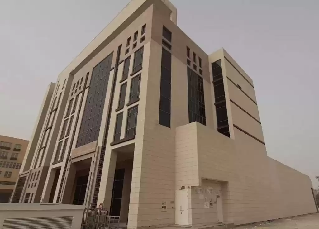 Коммерческий Готовая недвижимость Ж/Ж Бизнес центр  в аренду в Аль-Садд , Доха #17692 - 1  image 