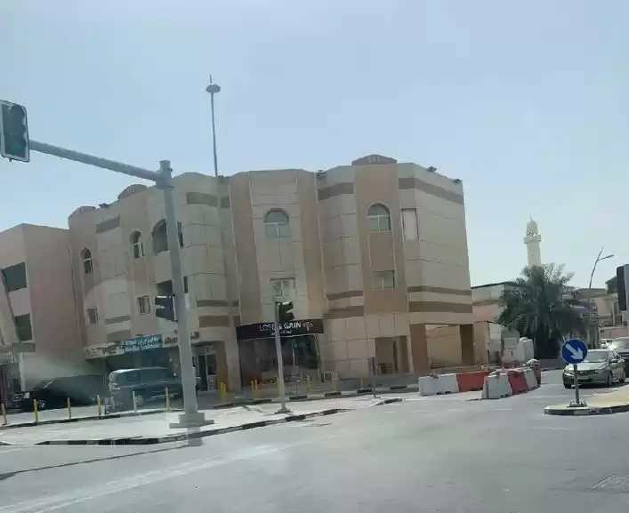 Коммерческий Готовая недвижимость Ж/Ж Строительство  продается в Аль-Садд , Доха #17696 - 1  image 