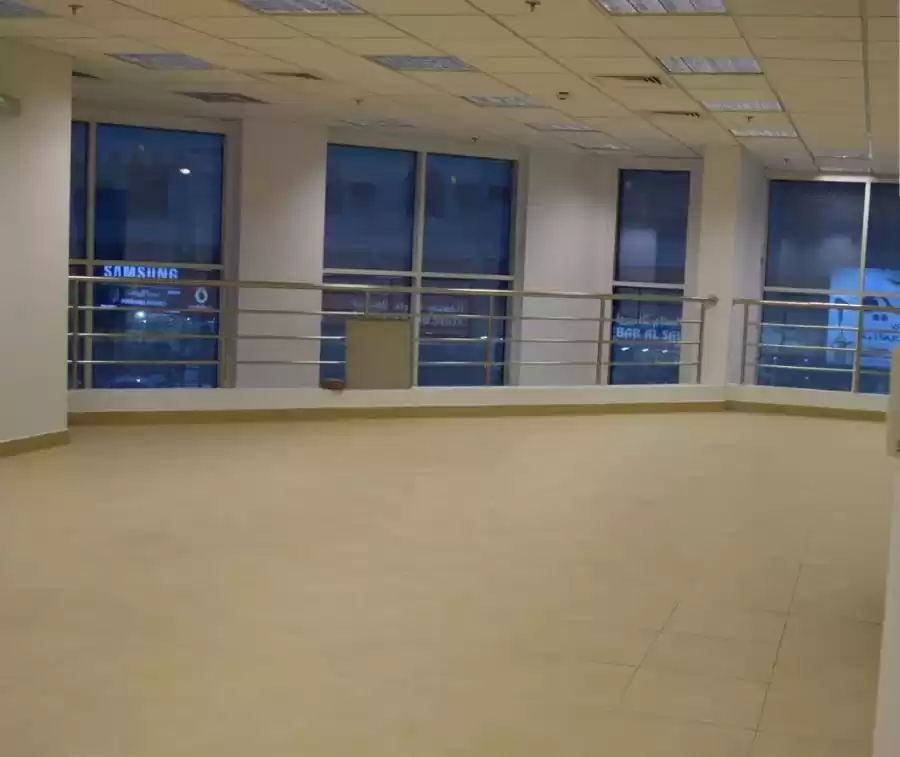 Коммерческий Готовая недвижимость Н/Ф Залы-выставочные залы  в аренду в Аль-Садд , Доха #17701 - 1  image 