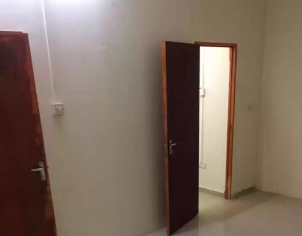 سكني عقار جاهز 1 غرفة  غير مفروش شقة  للإيجار في الدوحة #17749 - 1  صورة 