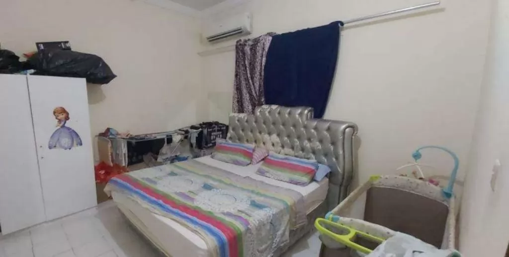 Residential Ready Property 1 Bedroom U/F Apartment  for rent in Doha-Qatar #17754 - 1  image 