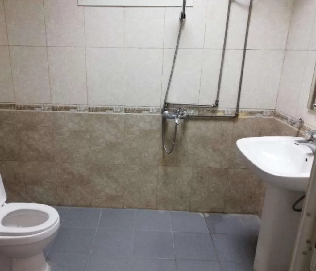 Residential Ready Property 1 Bedroom U/F Apartment  for rent in Al-Dafna , Doha-Qatar #17755 - 1  image 
