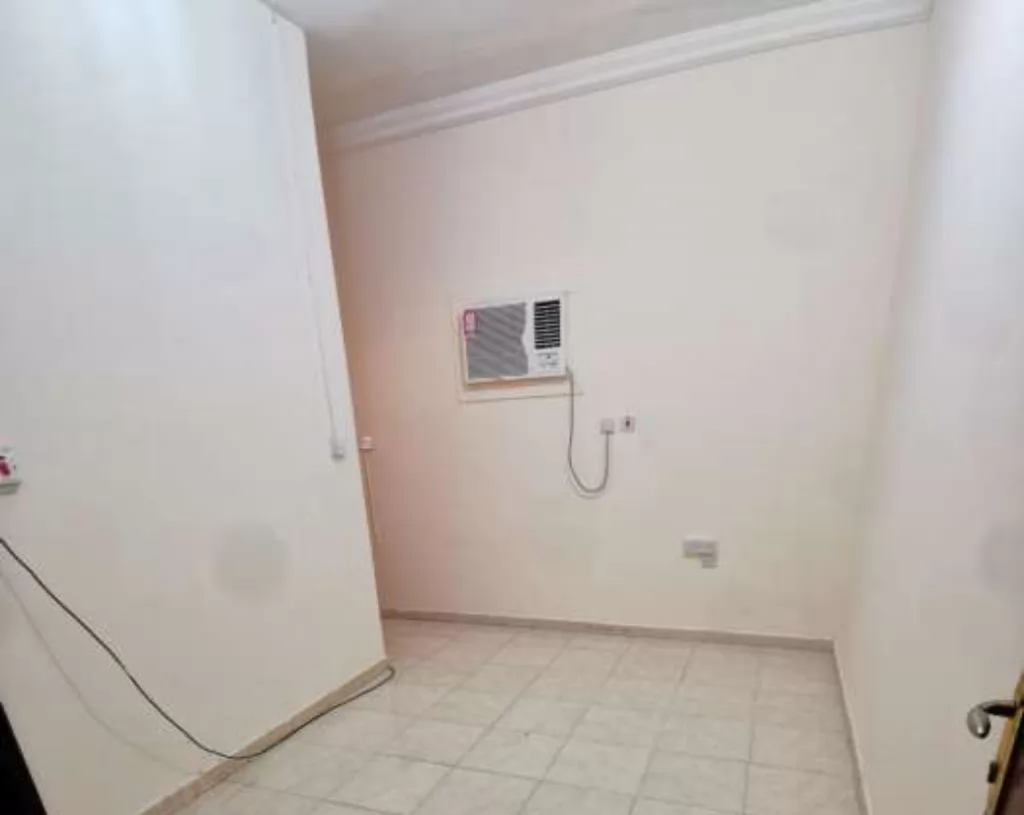 Residential Ready Property 1 Bedroom U/F Apartment  for rent in Al-Aziziyah , Doha-Qatar #17766 - 1  image 