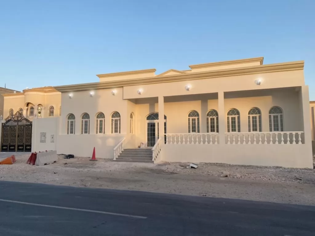 Residential Ready Property 7 Bedrooms U/F Standalone Villa  for rent in Doha-Qatar #17777 - 1  image 