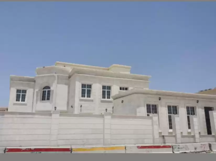 Résidentiel Propriété prête 6 + femme de chambre U / f Villa autonome  à vendre au Doha #17895 - 1  image 