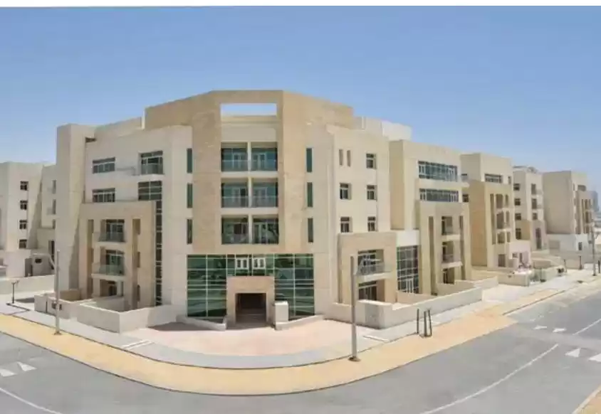 Жилой Готовая недвижимость 3 спальни С/Ж Квартира  продается в Аль-Садд , Доха #17926 - 1  image 